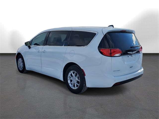 2025 Chrysler Voyager LX