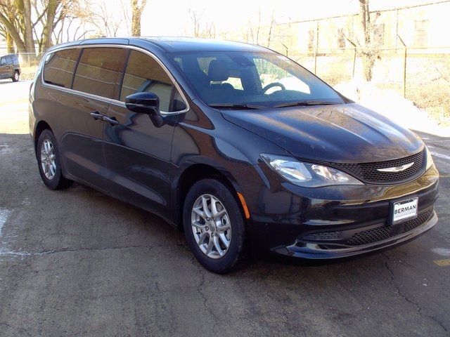 2025 Chrysler Voyager LX