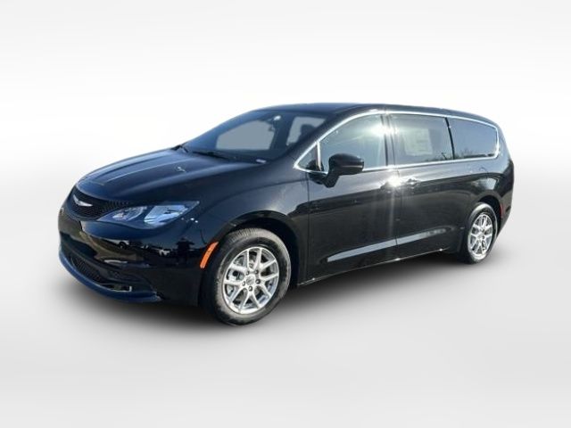 2025 Chrysler Voyager LX