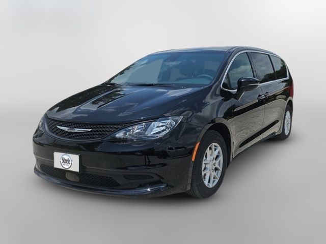 2025 Chrysler Voyager LX