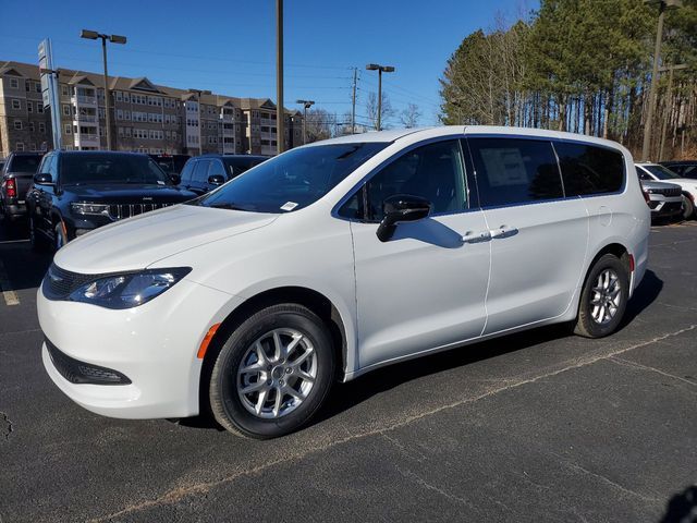 2025 Chrysler Voyager LX