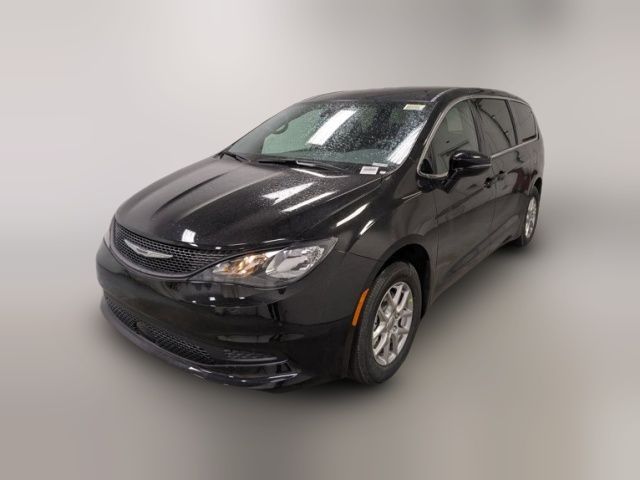 2025 Chrysler Voyager LX