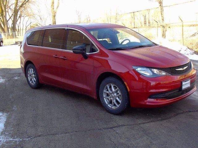 2025 Chrysler Voyager LX