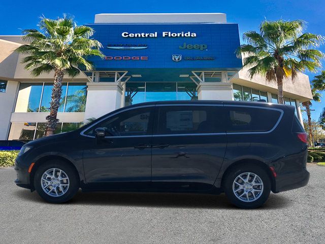 2025 Chrysler Voyager LX