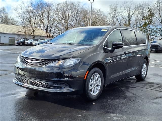 2025 Chrysler Voyager LX