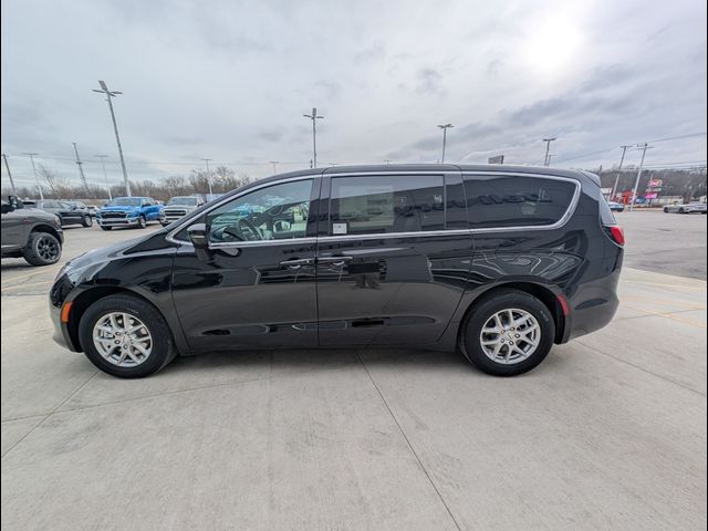 2025 Chrysler Voyager LX