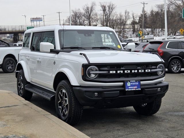 2025 Ford Bronco Outer Banks