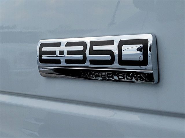 2025 Ford E-Series Base