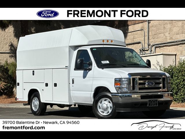 2025 Ford E-Series Base