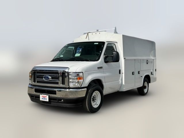 2025 Ford E-Series Base