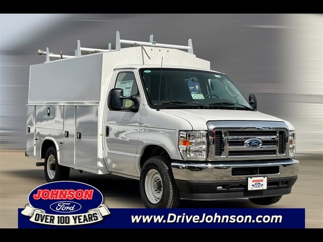 2025 Ford E-Series Base