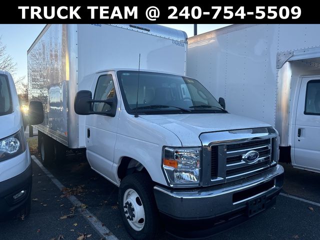 2025 Ford E-Series Base