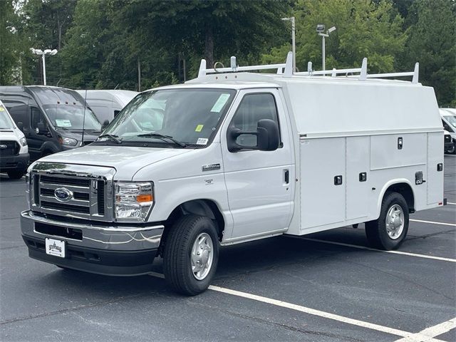 2025 Ford E-Series Base