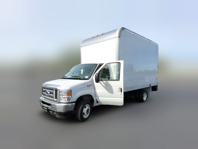 2025 Ford E-Series Base