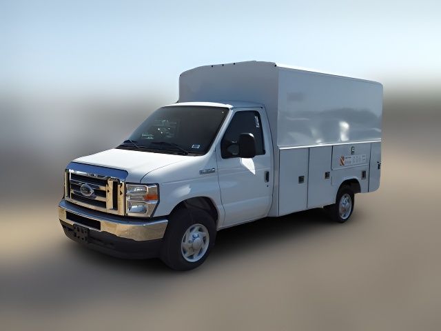 2025 Ford E-Series Base