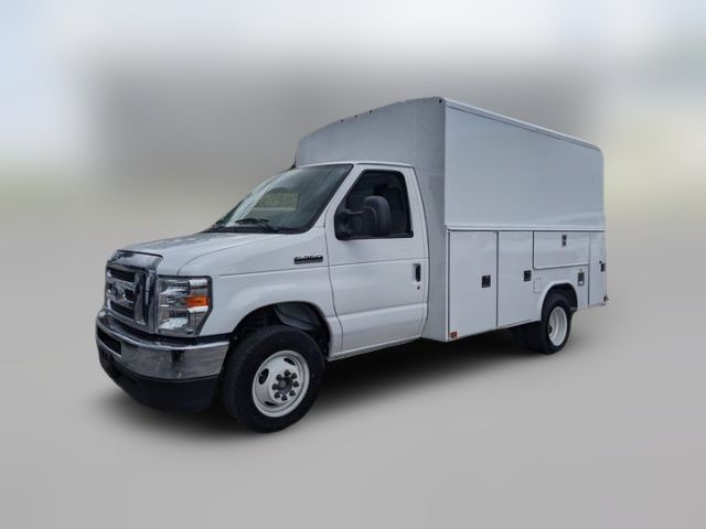 2025 Ford E-Series Base