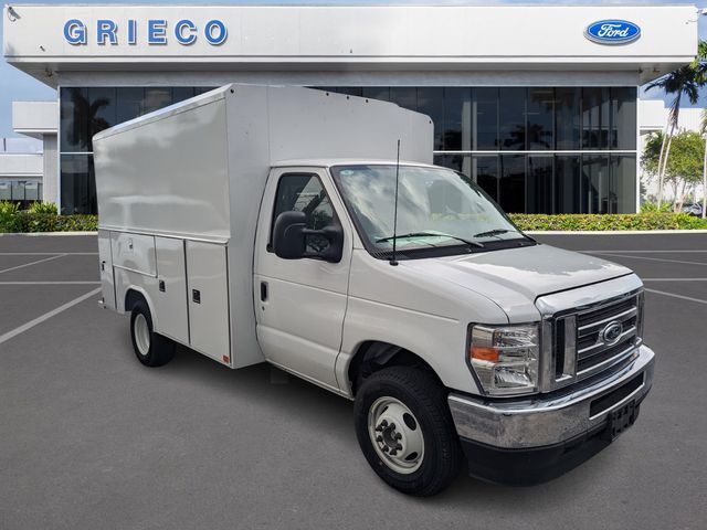 2025 Ford E-Series Base