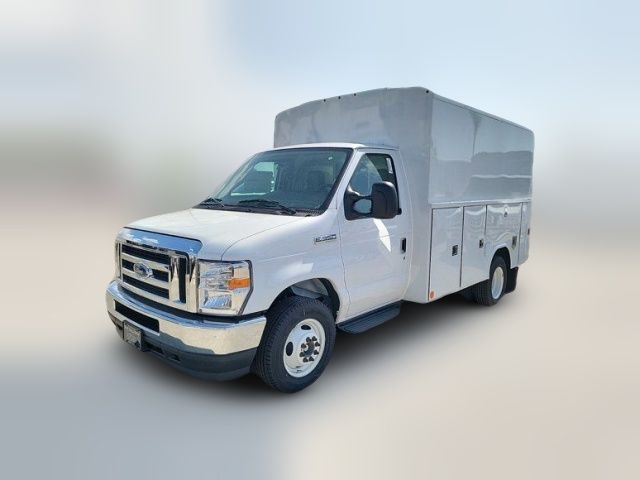 2025 Ford E-Series Base