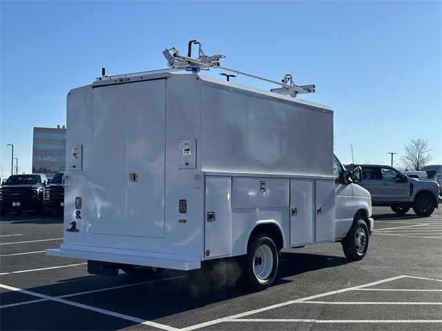 2025 Ford E-Series Base