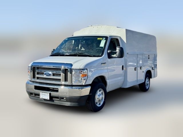 2025 Ford E-Series Base