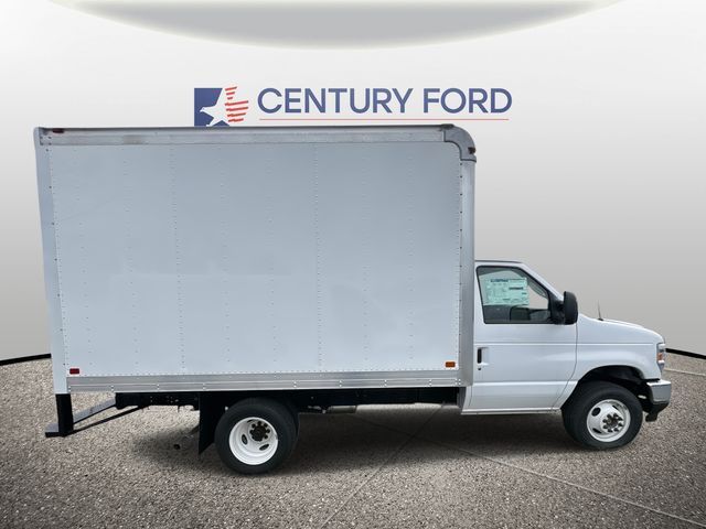 2025 Ford E-Series Base