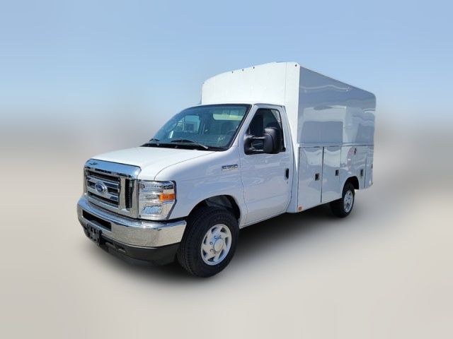 2025 Ford E-Series Base