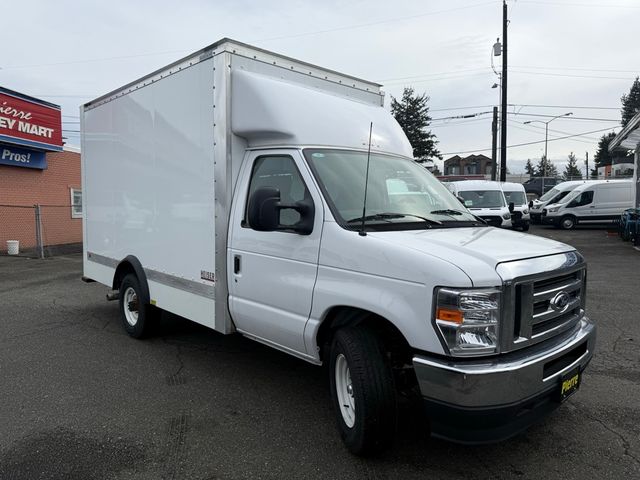 2025 Ford E-Series Base