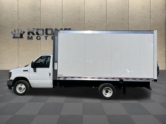 2025 Ford E-Series Base