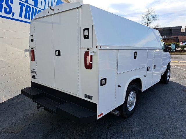 2025 Ford E-Series Base