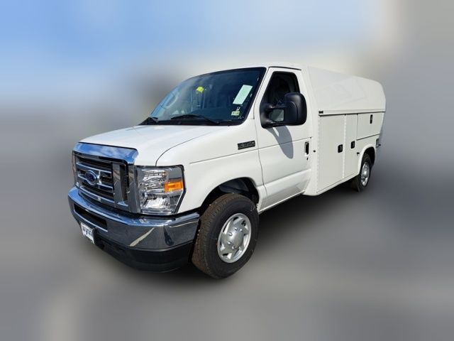 2025 Ford E-Series Base