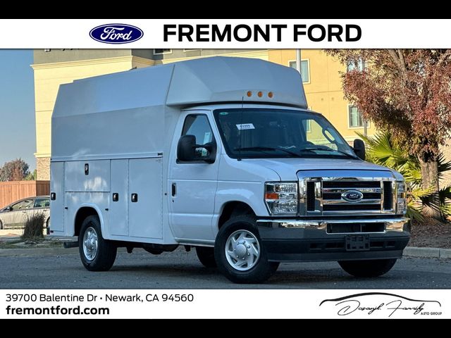 2025 Ford E-Series Base
