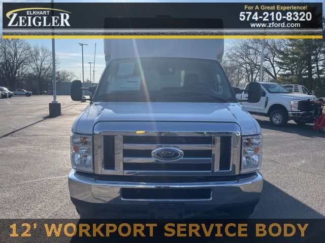 2025 Ford E-Series Base