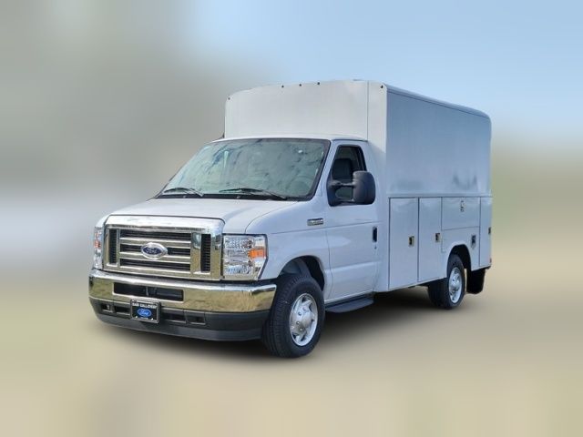 2025 Ford E-Series Base