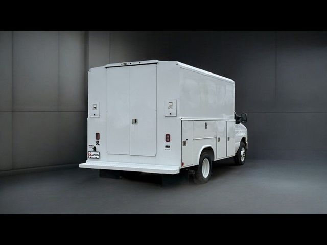 2025 Ford E-Series Base