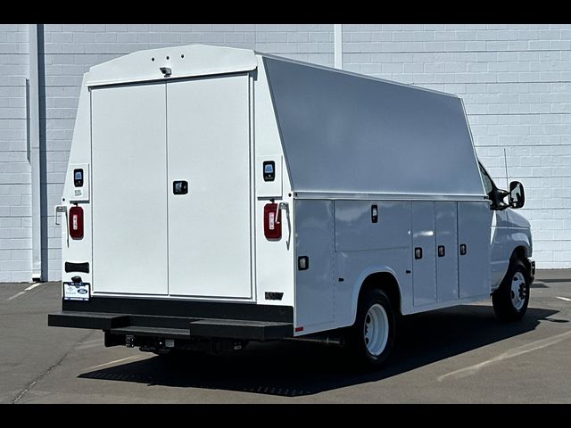 2025 Ford E-Series Base