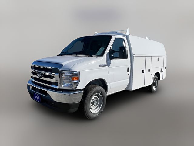 2025 Ford E-Series Base