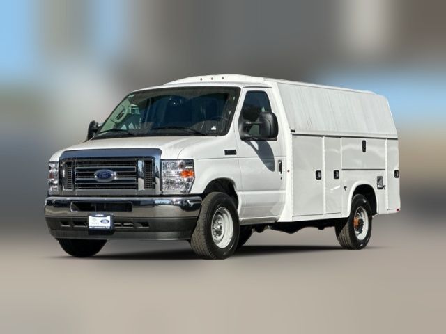 2025 Ford E-Series Base