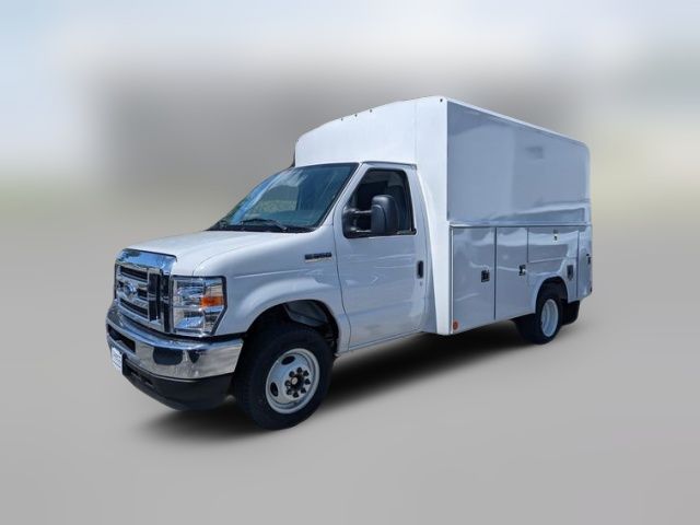 2025 Ford E-Series Base