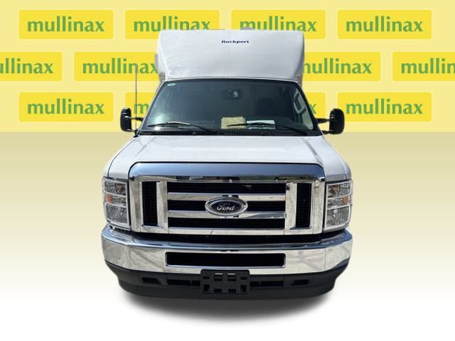 2025 Ford E-Series Base