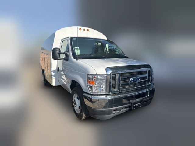 2025 Ford E-Series Base