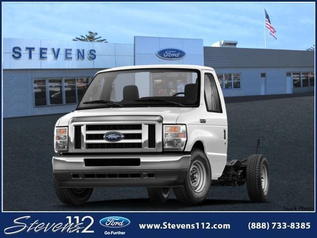 2025 Ford E-Series Base