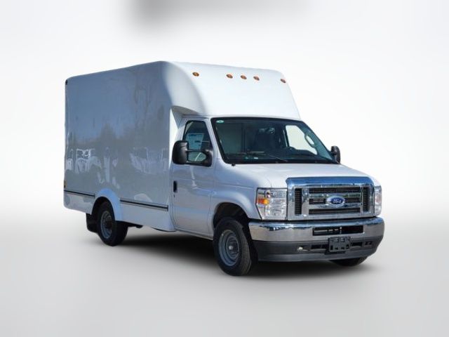 2025 Ford E-Series Base