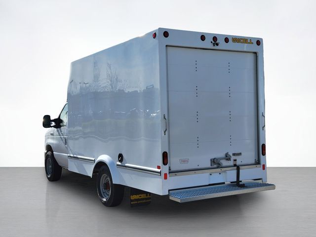 2025 Ford E-Series Base