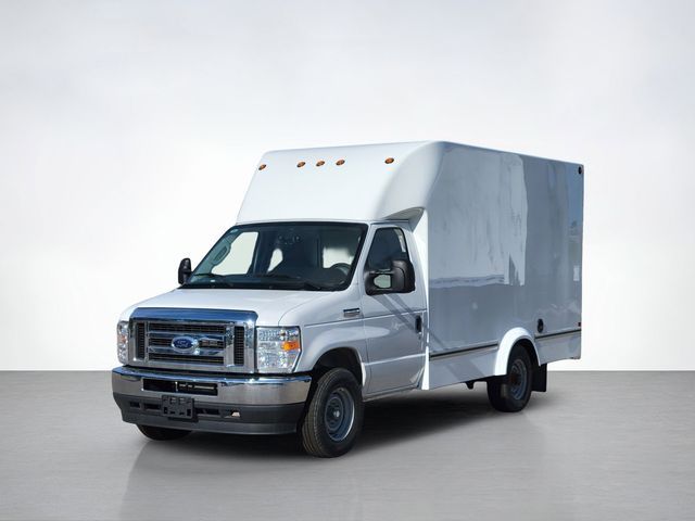 2025 Ford E-Series Base