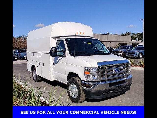 2025 Ford E-Series Base