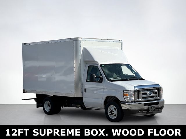 2025 Ford E-Series Base