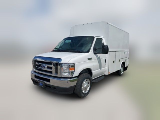 2025 Ford E-Series Base