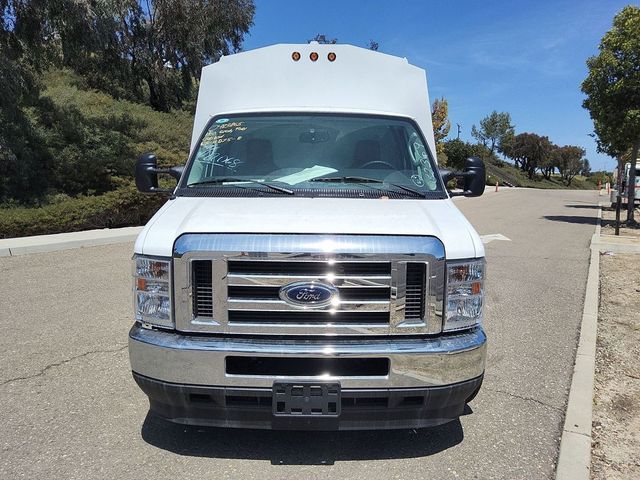 2025 Ford E-Series Base