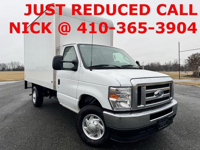 2025 Ford E-Series Base