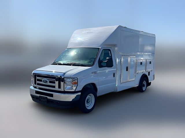 2025 Ford E-Series Base